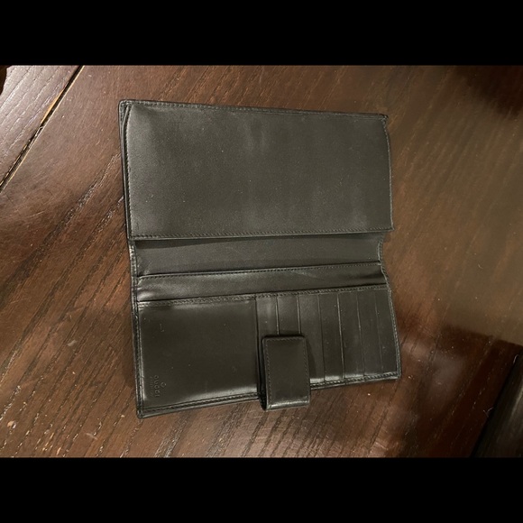 Gucci GG Monogram Wallet - Picture 4 of 8